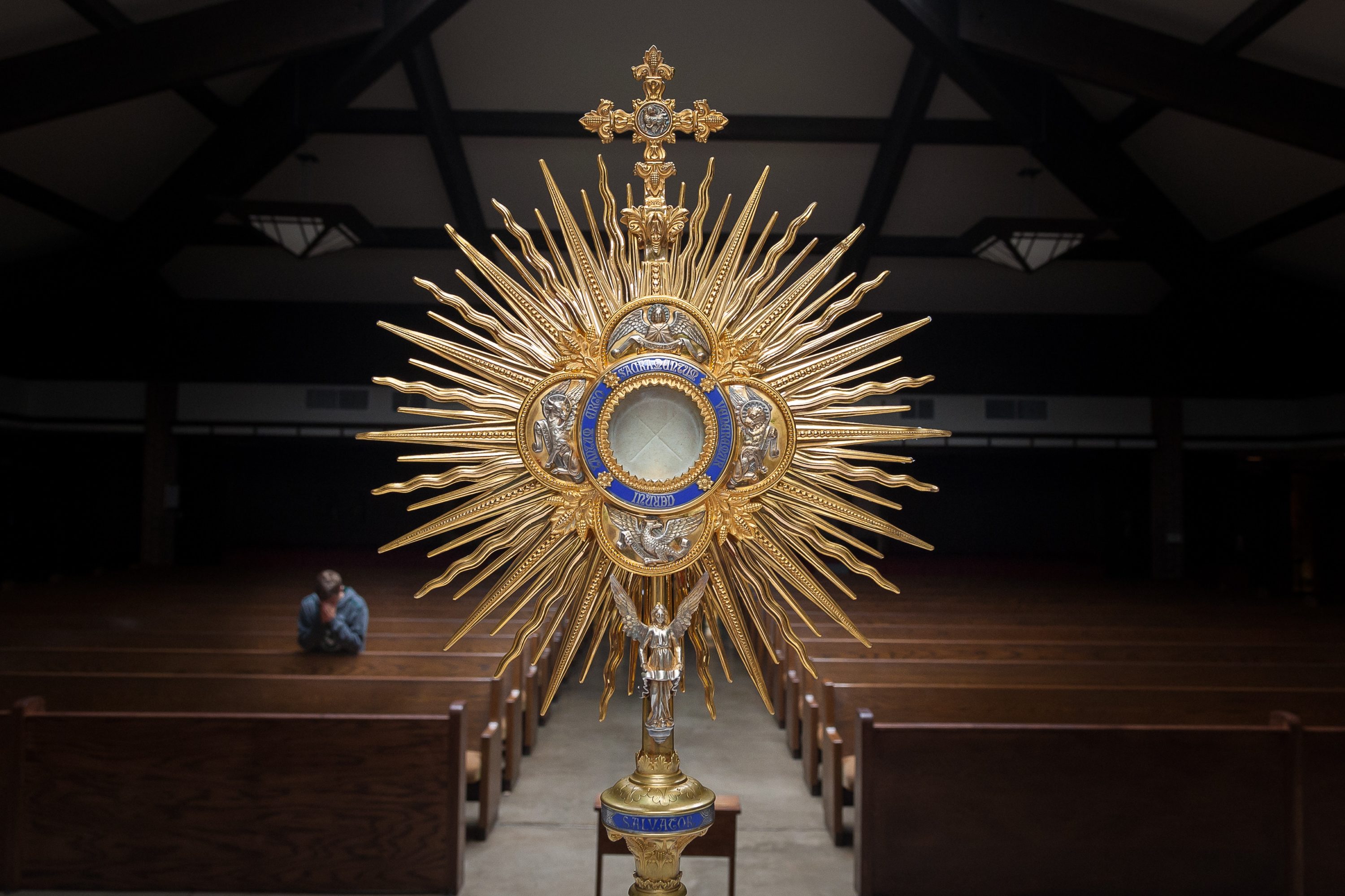 How to Receive the Eucharist Worthily